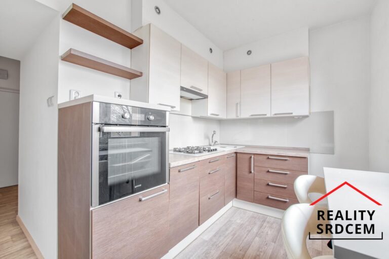 Pronajem-bytu-21-54-m2-ul.-Kpt.-Jarose-Orlova