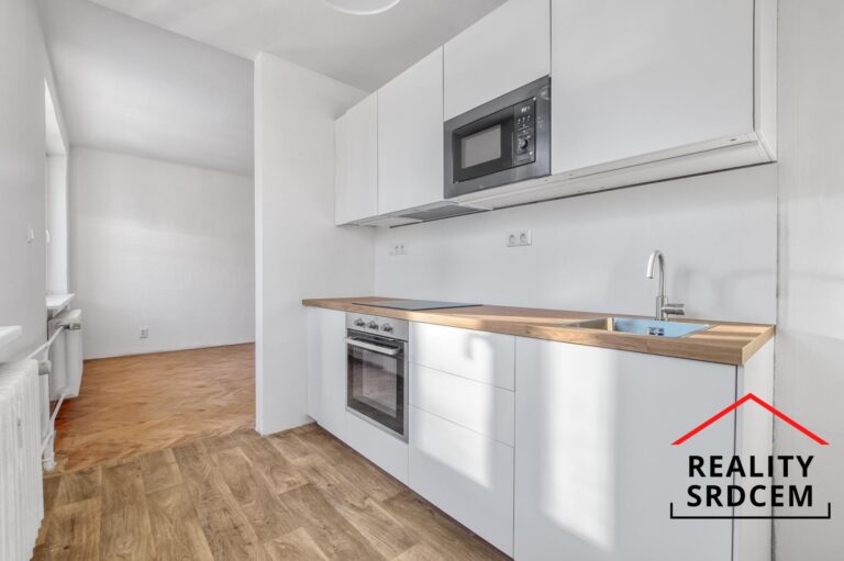 Podnajem-slunneho-bytu-21-s-balkonem-525-m2-Sunychelska-Bohumin