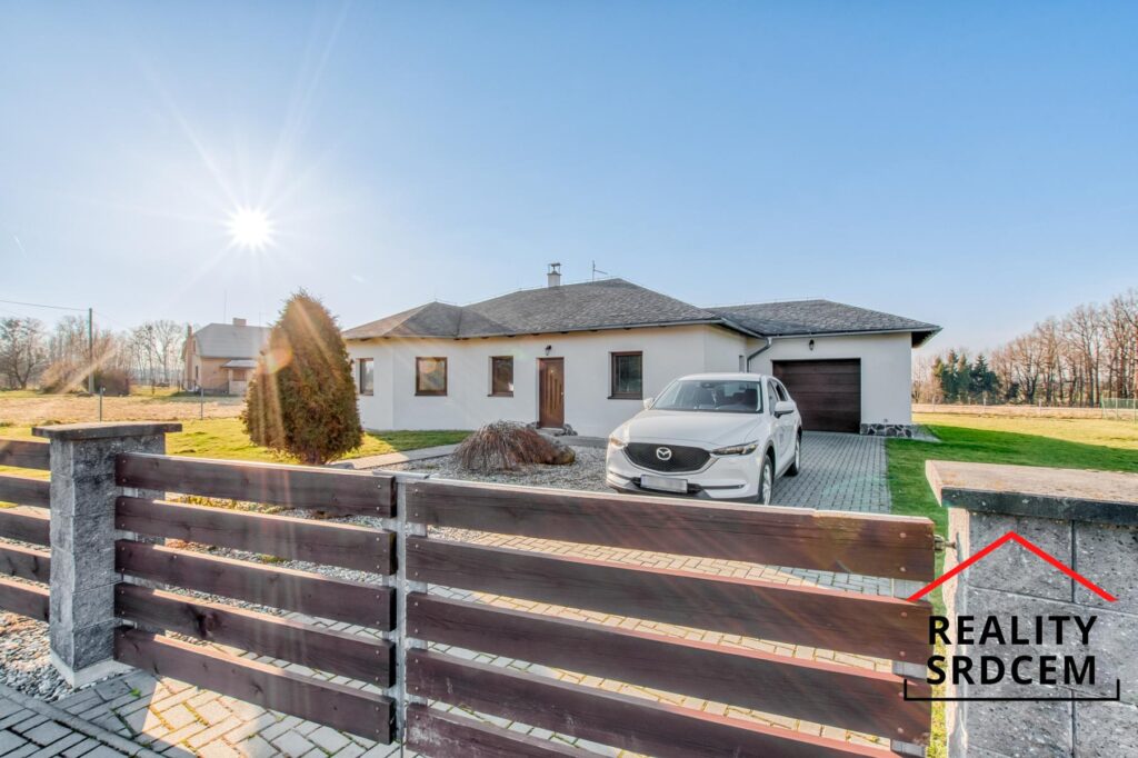 mikita-roman-realitni-makler-lucina-kocurovice-pronajem-rodinny-dum