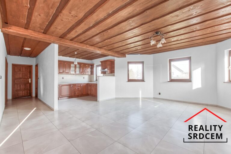 mikita-roman-realitni-makler-lucina-kocurovice-pronajem-rodinny-dum