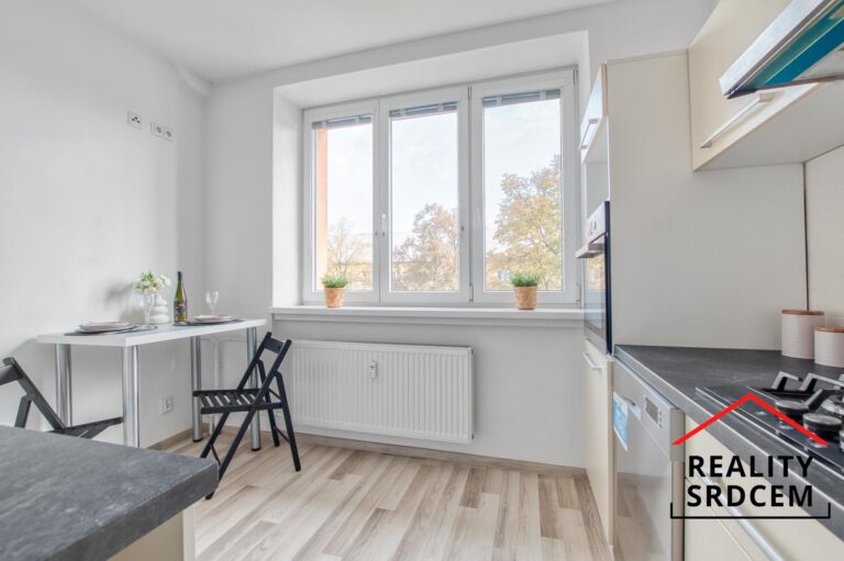 Ing.-Nela-Leskov-Matukov-realitn-maklka-prodej-bytu-21-ul.-T.-Osvobozen-Karvin-21.jp