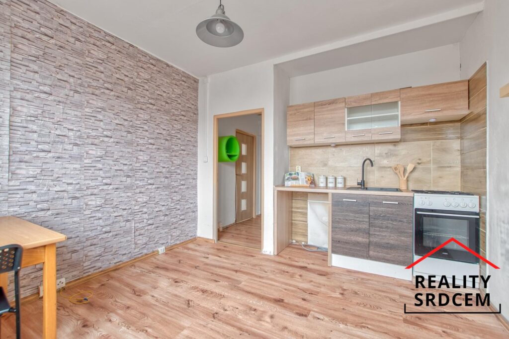 Pronájem družs. bytu o velikosti 1+1/37m2 na ul. Divišova, Karviná – Hranice