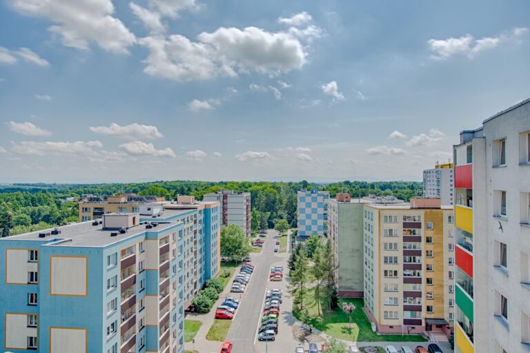 Nela-Lesnakova-Matuskova-realitni-makler-Karvina-Realitni-kancelar-Ostrava-Reality-Frydek-Mistek-Rek