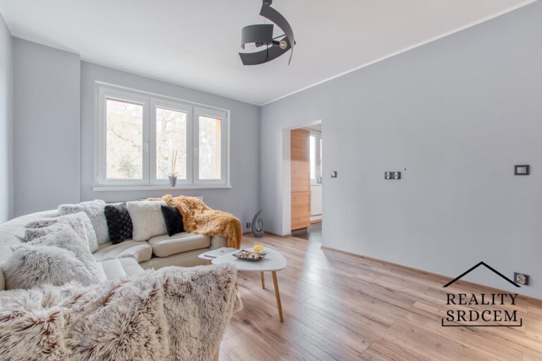Lesnakova-Matuskova-Nela-Realitni-makler-Karvina-Realitni-Kancelar-Ostrava-Reality-Frydek-Mistek-rek