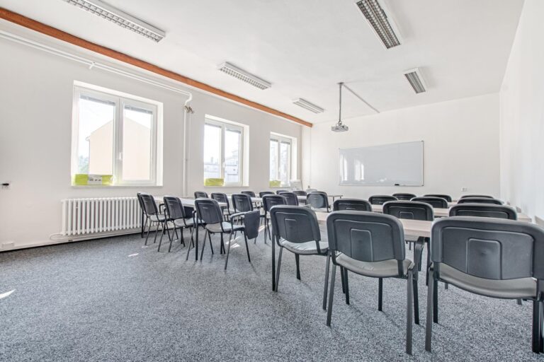 Michal-Lesnak-realitni-makler-Ostrava-Karvina-Havirov-Opava-Frydek-Mistek-flexi-reality-realitni-kan