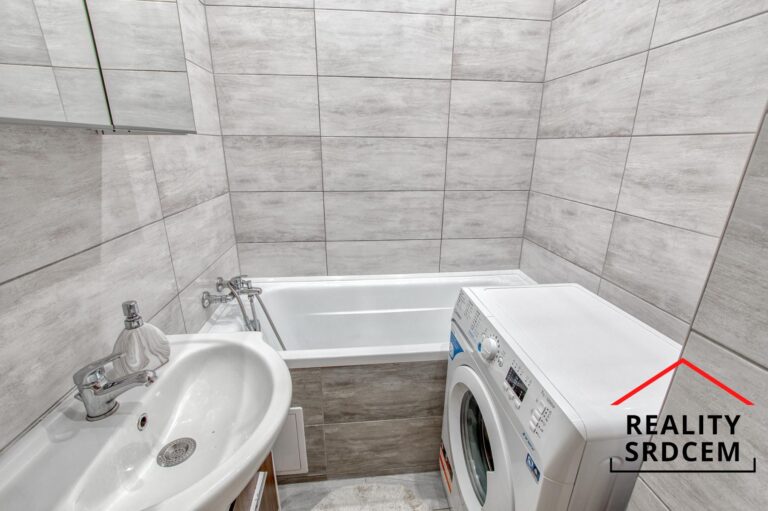 Michal-Lesnak-realitni-makler-Karvina-Delame-reality-srdcem-prodej-bytu-pronajem-bytu-prodej-byt-8