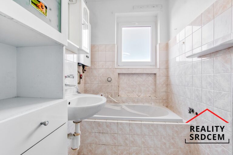 Michal-Lesk-realitn-makl-Ostrava-reality-Karvin-realitn-kancel-Frdek-Mstek-rekonstrukce-H