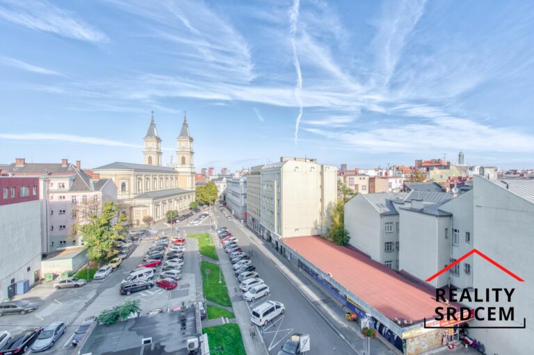 Michal-Lesnak-realitni-makler-Ostrava-prodej-bytu-v-centru-realitni-kancelar-Karvina-Delame-reality