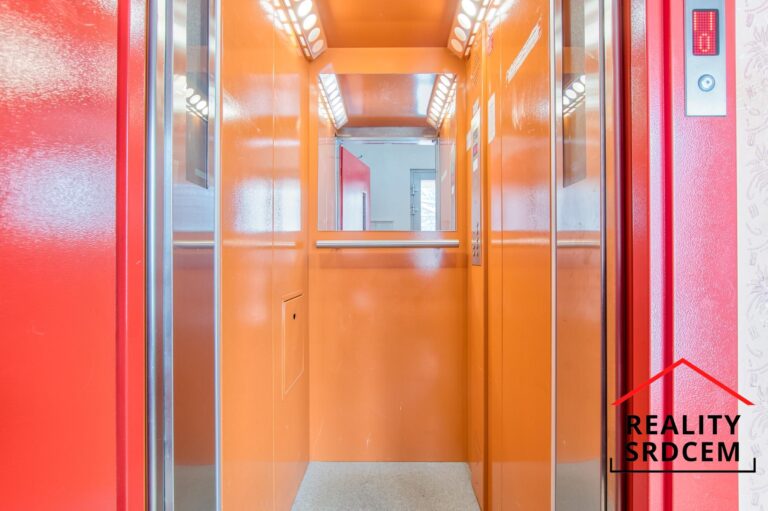 Michal-Lesnak-realitni-makler-karvina-ostrava-frydek-mistek-havirov-opava-realitni-kancelar-delame-r