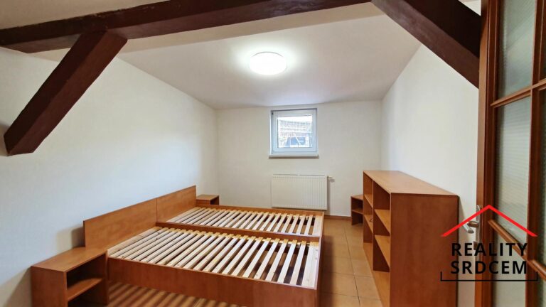 mikita-roman-realitni-makler-frydek-mistek-podnajem-byt-podkrovni-2kk