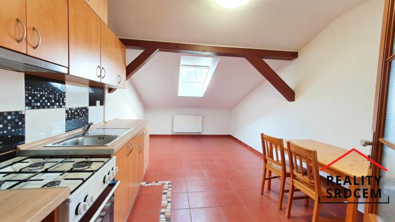 mikita-roman-realitni-makler-frydek-mistek-podnajem-byt-podkrovni-2kk