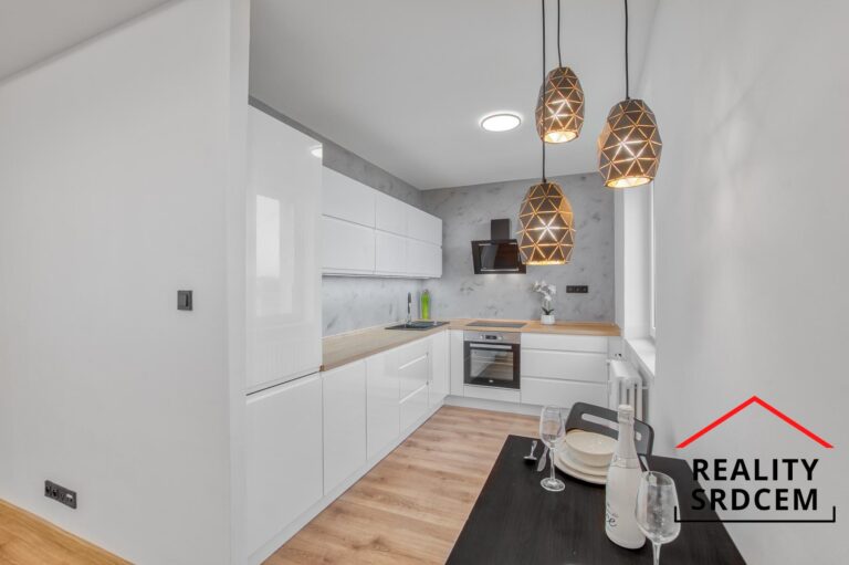 Delame_reality_srdcem_realitni_kancelar_realitni_makler_nela_matuskova_michal_lesnak_prodej_pronajem