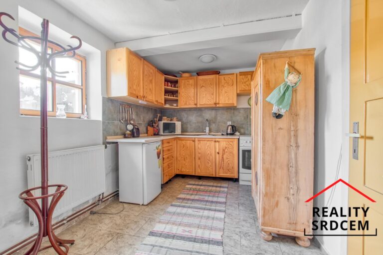 mikita-roman-realitni-makler-trojanovice-pronajem-rodinny-dum