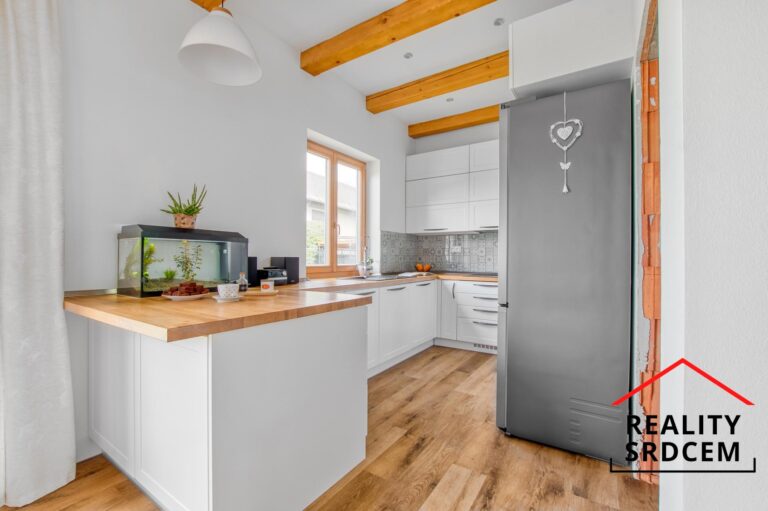 mikita-roman-realitni-makler-lichnov-prodej-rodinny-dum