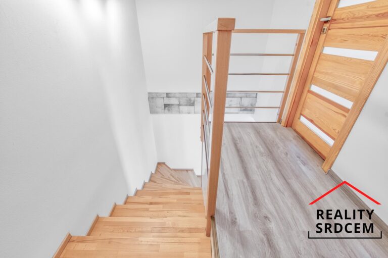 mikita-roman-realitni-makler-slavkov-u-opavy-pronajem-rodinny-dum