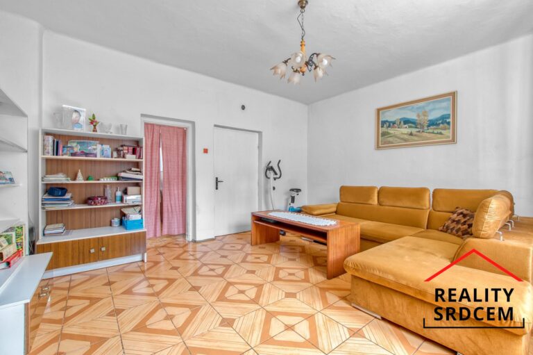 mikita-roman-realitni-makler-senov-u-ostravy-prodej-rodinny-dum