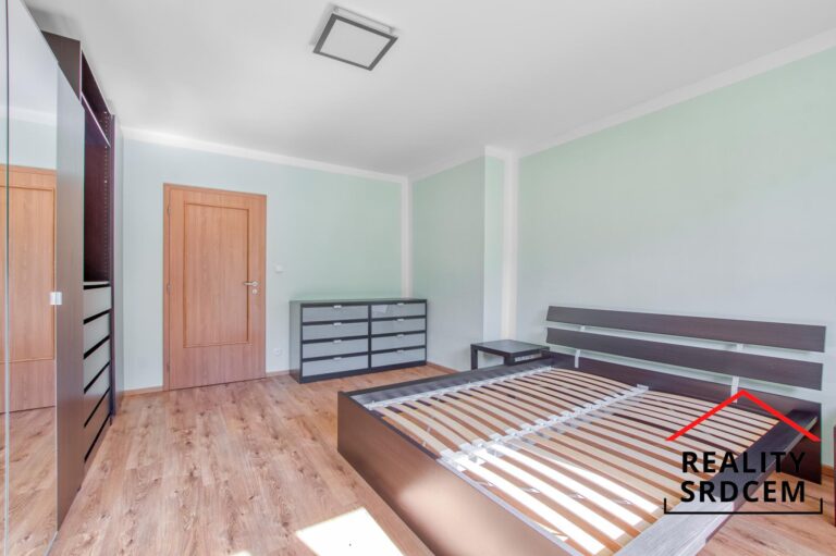 mikita-roman-realitni-makler-nydek-trinec-pronajem-byt