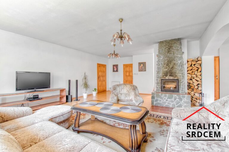 mikita-roman-realitni-makler-lucina-pronajem-rodinny-dum