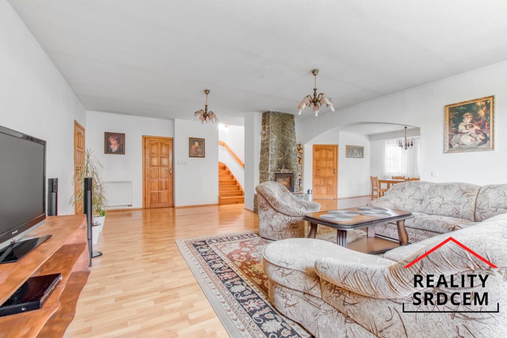 mikita-roman-realitni-makler-lucina-pronajem-rodinny-dum