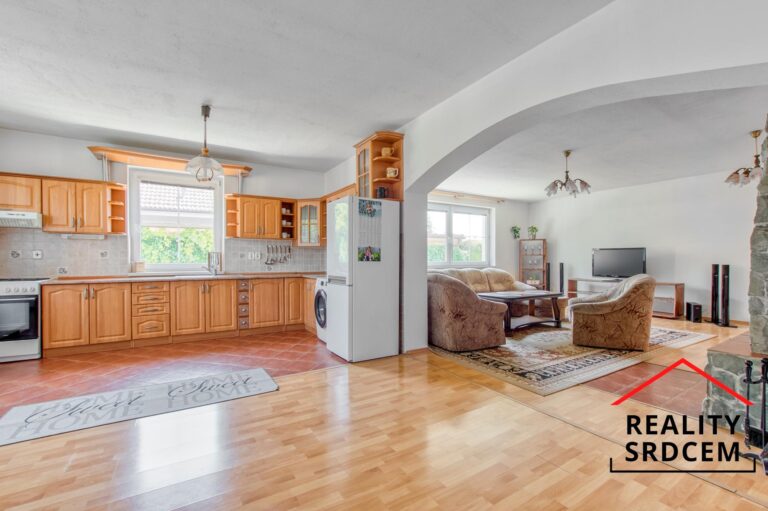 mikita-roman-realitni-makler-lucina-pronajem-rodinny-dum