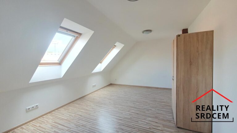 mikita-roman-realitni-makler-frydek-mistek-pronajem-byt-podkrovi