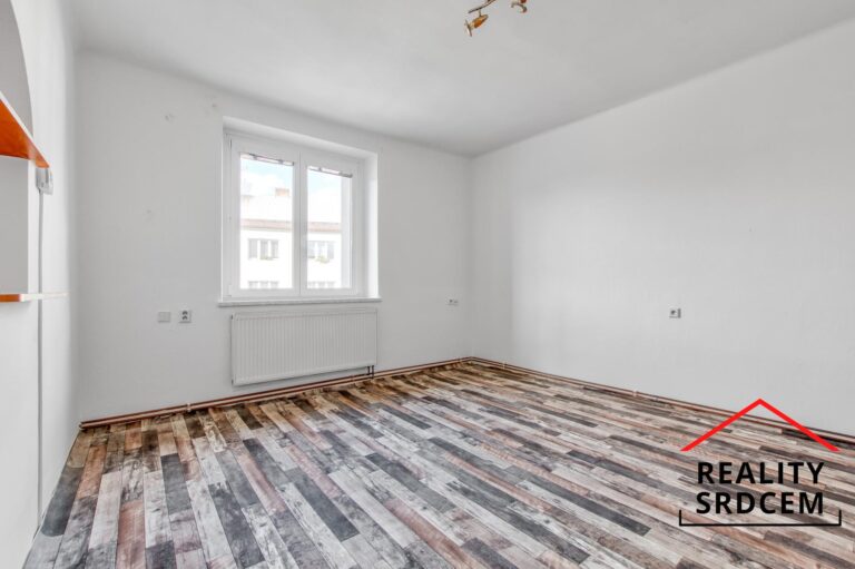 mikita-roman-realitni-makler-frydek-mistek-liskovec-pronajem-byt