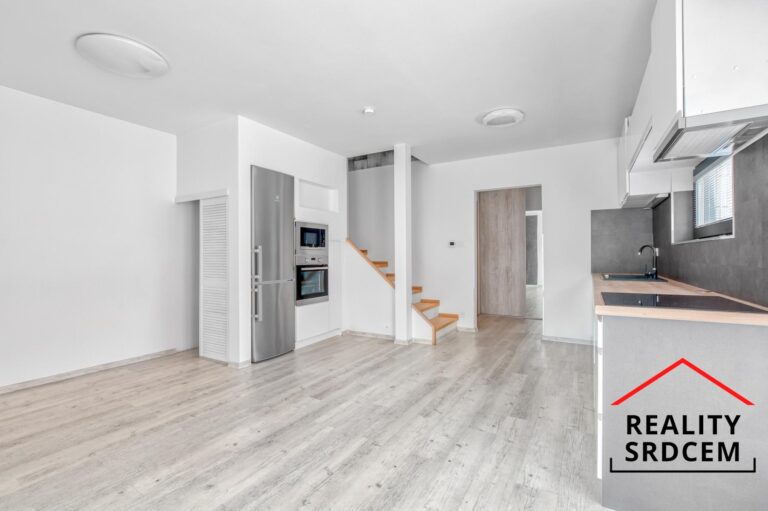 mikita-roman-realitni-makler-slavkov-u-opavy-pronajem-rodinny-dum