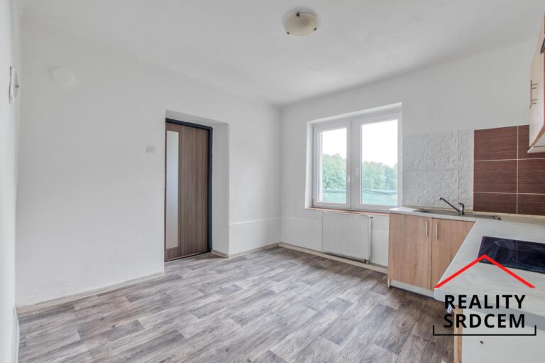 mikita-roman-realitni-makler-zelinkovice-pronajem-rodinny-dum