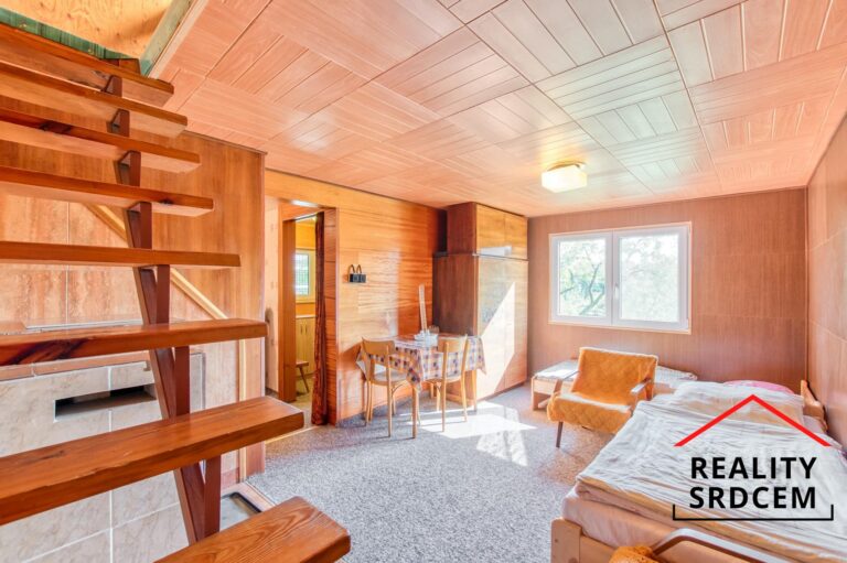 mikita-roman-realitni-makler-straznice-prodej-chata