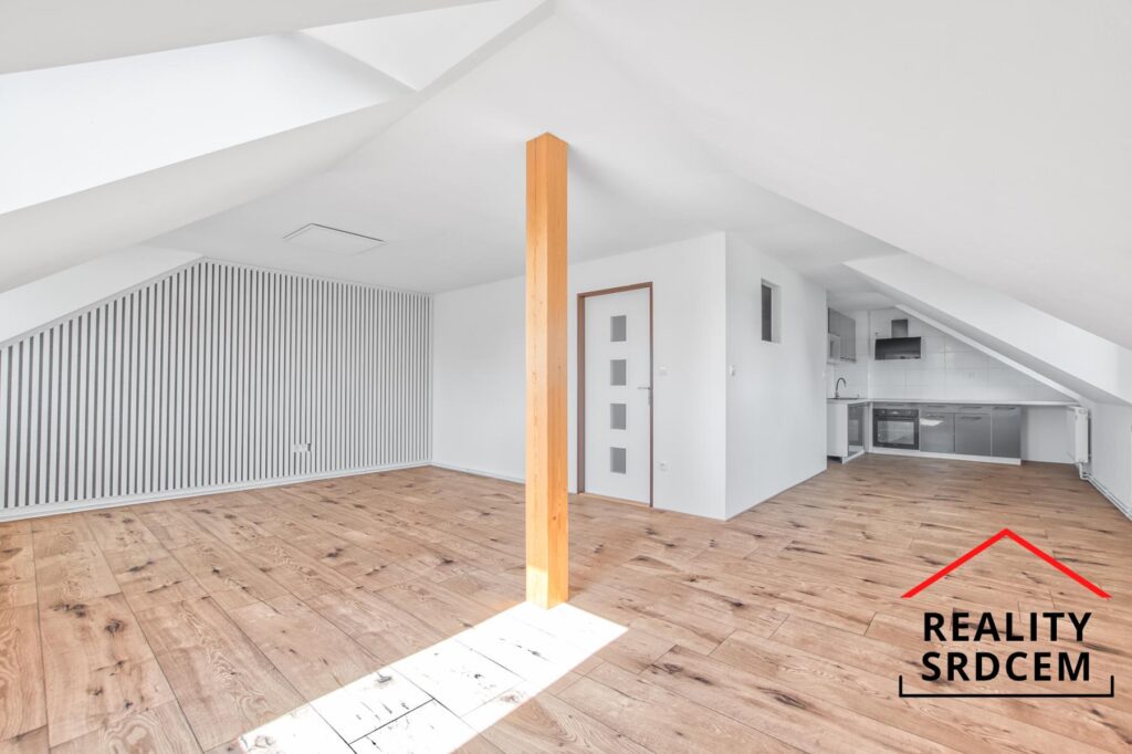 Michal-Lesnak-realitni-makler-prodej-pronajem-nemovitosti-realitni-kancelar-delame-reality-srdcem