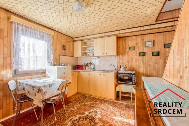 mikita-roman-realitni-makler-kozlovice-prodej-chata