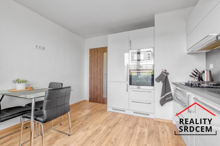 Michal-Lesk-realitn-makl-prodej-pronjem-bytu-ostrava-realitn-kancel-dlme-reality-srdcem-p