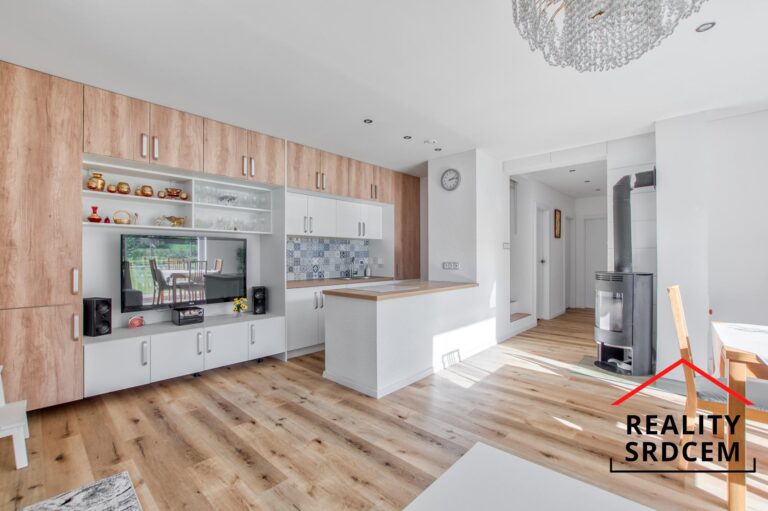 mikita-roman-realitni-makler-horni-domaslavice-pronajem-rodinny-dum