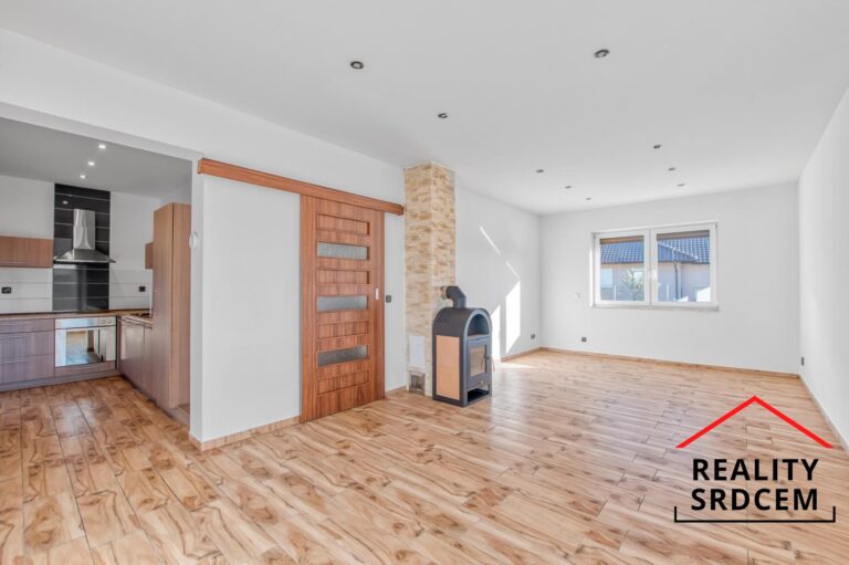 mikita-roman-realitni-makler-tranovice-pronajem-rodinny-dum