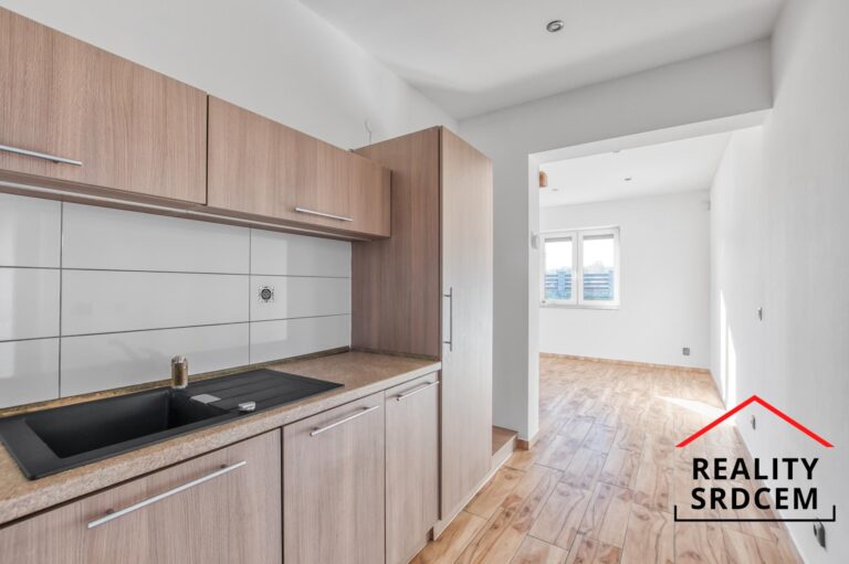 mikita-roman-realitni-makler-tranovice-pronajem-rodinny-dum