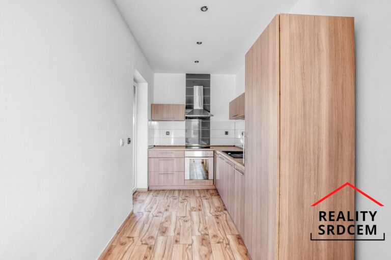 mikita-roman-realitni-makler-tranovice-pronajem-rodinny-dum