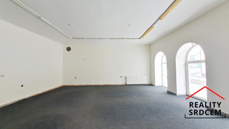 mikita-roman-realitni-makler-frenstat-pod-radhostem-pronajem-obchodni-prostor