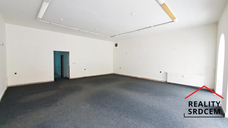 mikita-roman-realitni-makler-frenstat-pod-radhostem-pronajem-obchodni-prostor