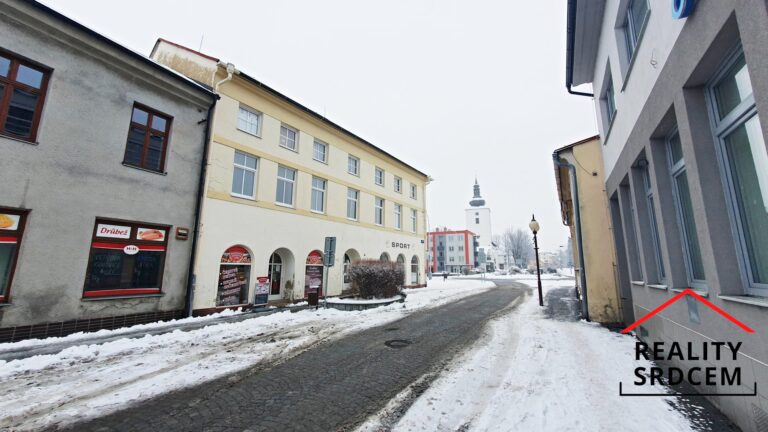 mikita-roman-realitni-makler-frenstat-pod-radhostem-pronajem-obchodni-prostor