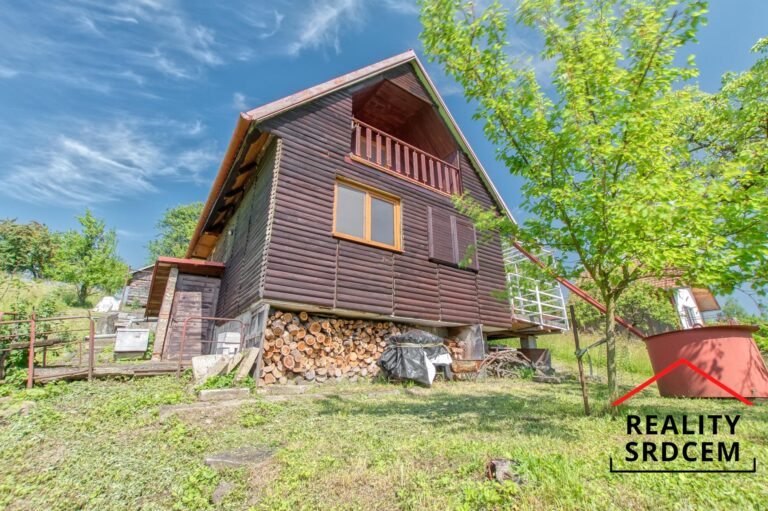 mikita-roman-realitni-makler-straznice-prodej-chata