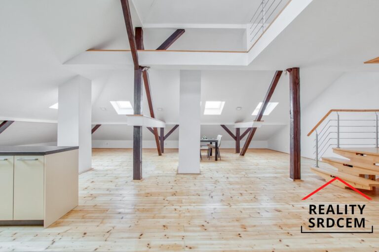 Michal-Lesnak-profesionalni-realitni-makler-Ostrava-prodej-pronajem-nemovitosti-realitni-kancelar