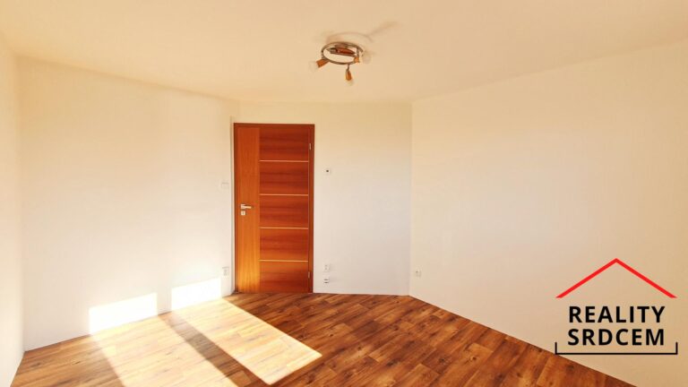 mikita-roman-realitni-makler-frydek-mistek-pronajem-podkrovni-byt