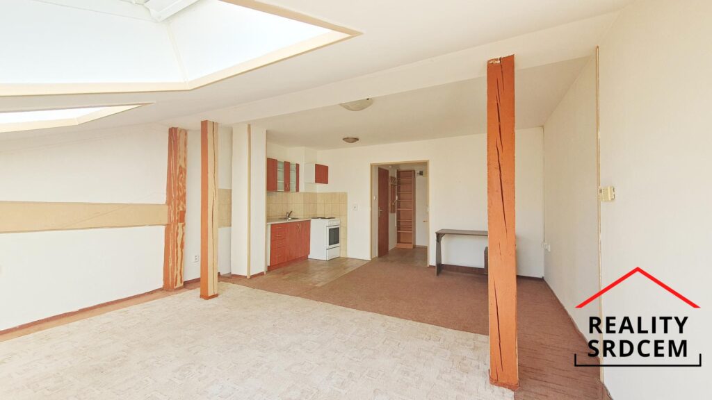 mikita-roman-realitni-makler-frydek-mistek-pronajem-byt-podkrovni