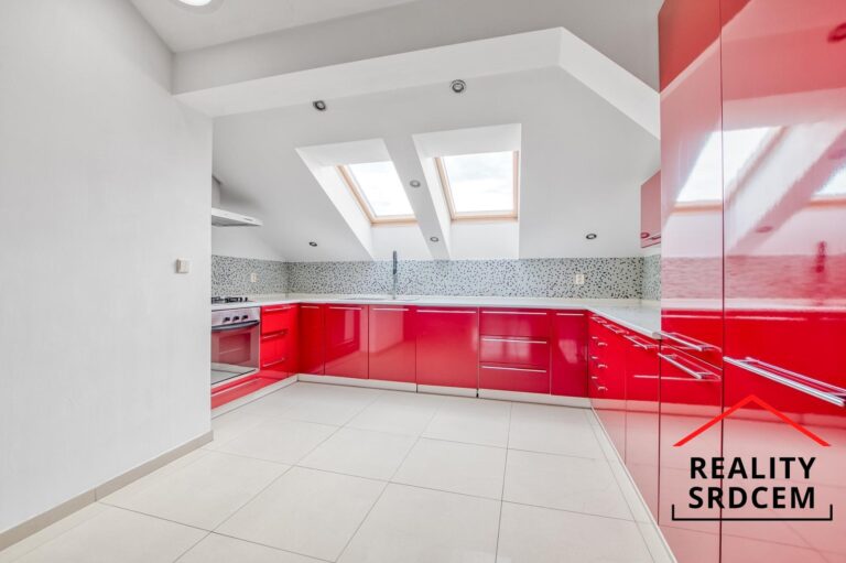 Michal-Lesnak-profesionalni-realitni-makler-prodej-pronajem-nemovitosti-MS-kraj-RK-Delame-reality-sr