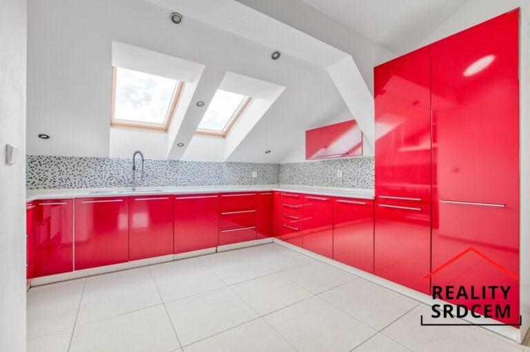 Michal-Lesnak-profesionalni-realitni-makler-prodej-pronajem-nemovitosti-MS-kraj-RK-Delame-reality-sr