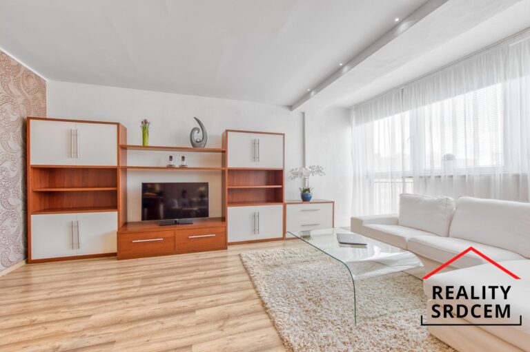 Michal-Lesnak-realitni-makler-Ostrava-reality-Karvina-nemovitosti-frydek-Mistek-realitni-kancelar-de