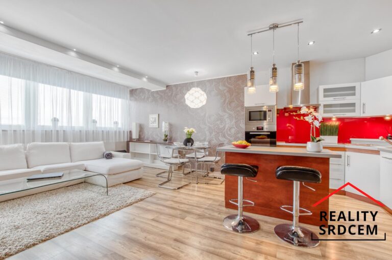 Michal-Lesnak-realitni-makler-Ostrava-reality-Karvina-nemovitosti-frydek-Mistek-realitni-kancelar-de