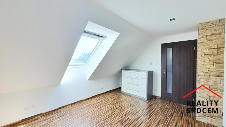 mikita-roman-realitni-makler-frydek-mistek-pronajem-podkrovni-byt
