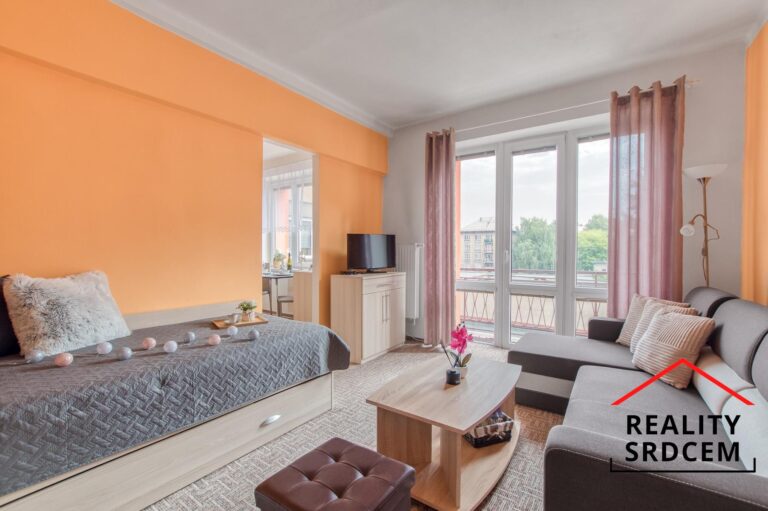 Ing.-Nela-Lesnakova-Matuskova-realitni-maklerka-prodej-bytu-11-ul.-Tr.-Osvobozeni-Karvina-17.jp