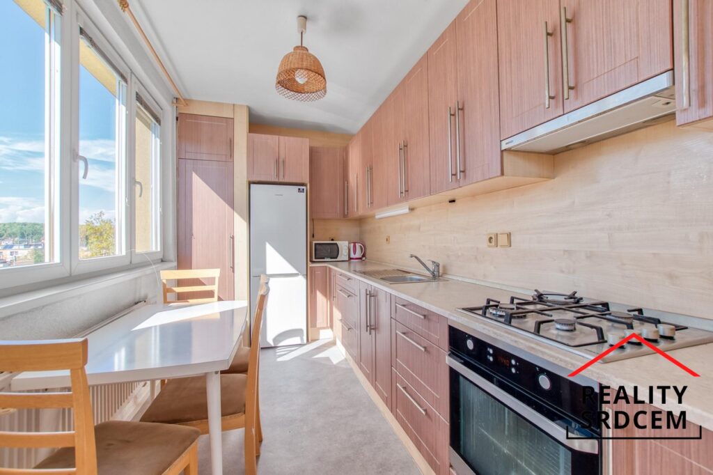 mikita-roman-realitni-makler-havirov-sumbark-podnajem-byt